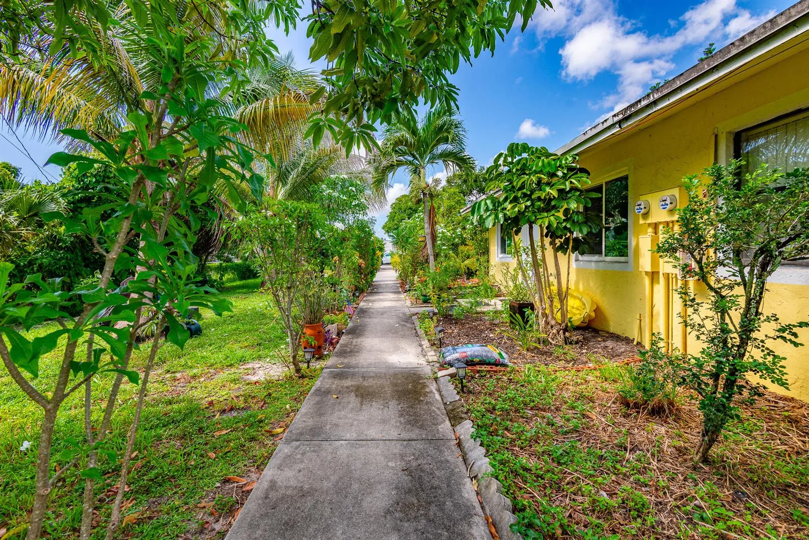 2501 TAYLOR Street # C, Hollywood, FL 33020 photo 2