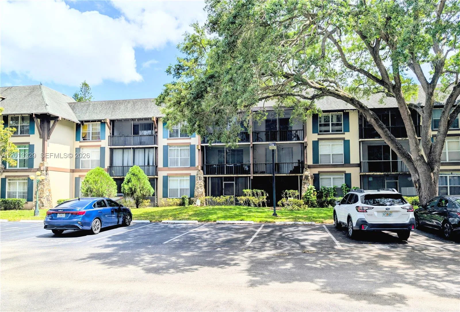 3740 Inverrary Dr # 2B, Lauderhill, FL 33319 photo 8