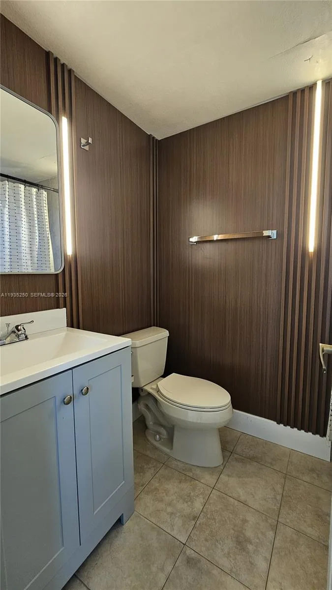 5460 W 21st CT # 310, Hialeah, FL 33016