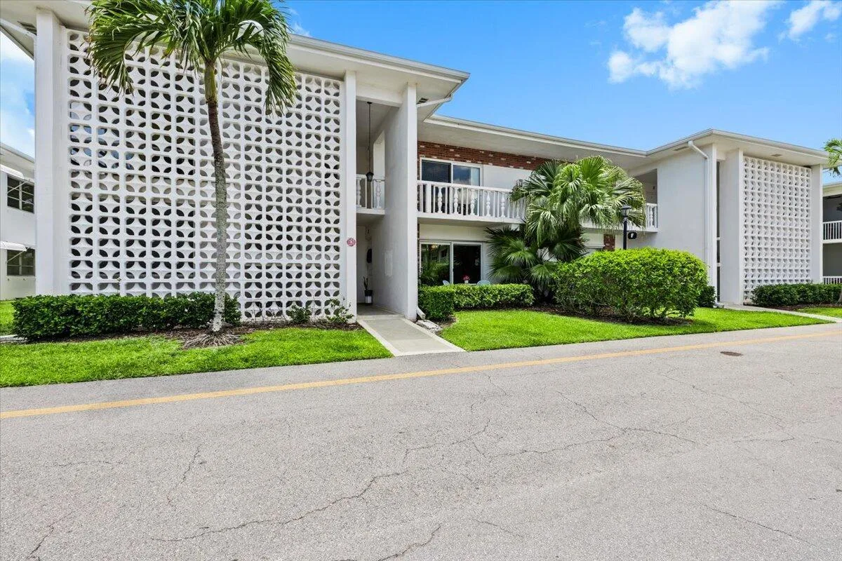 4501 S Ocean Boulevard # F2, South Palm Beach, FL 33480