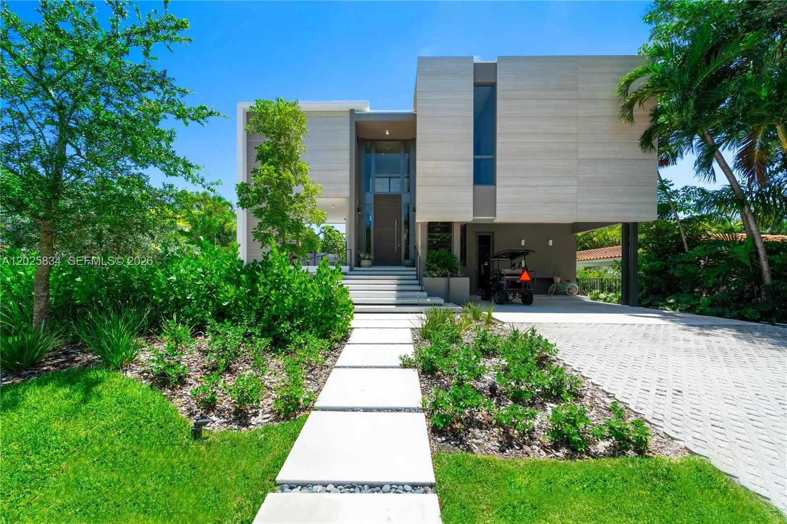 571 Glenridge Rd, Key Biscayne, FL 33149 photo 2