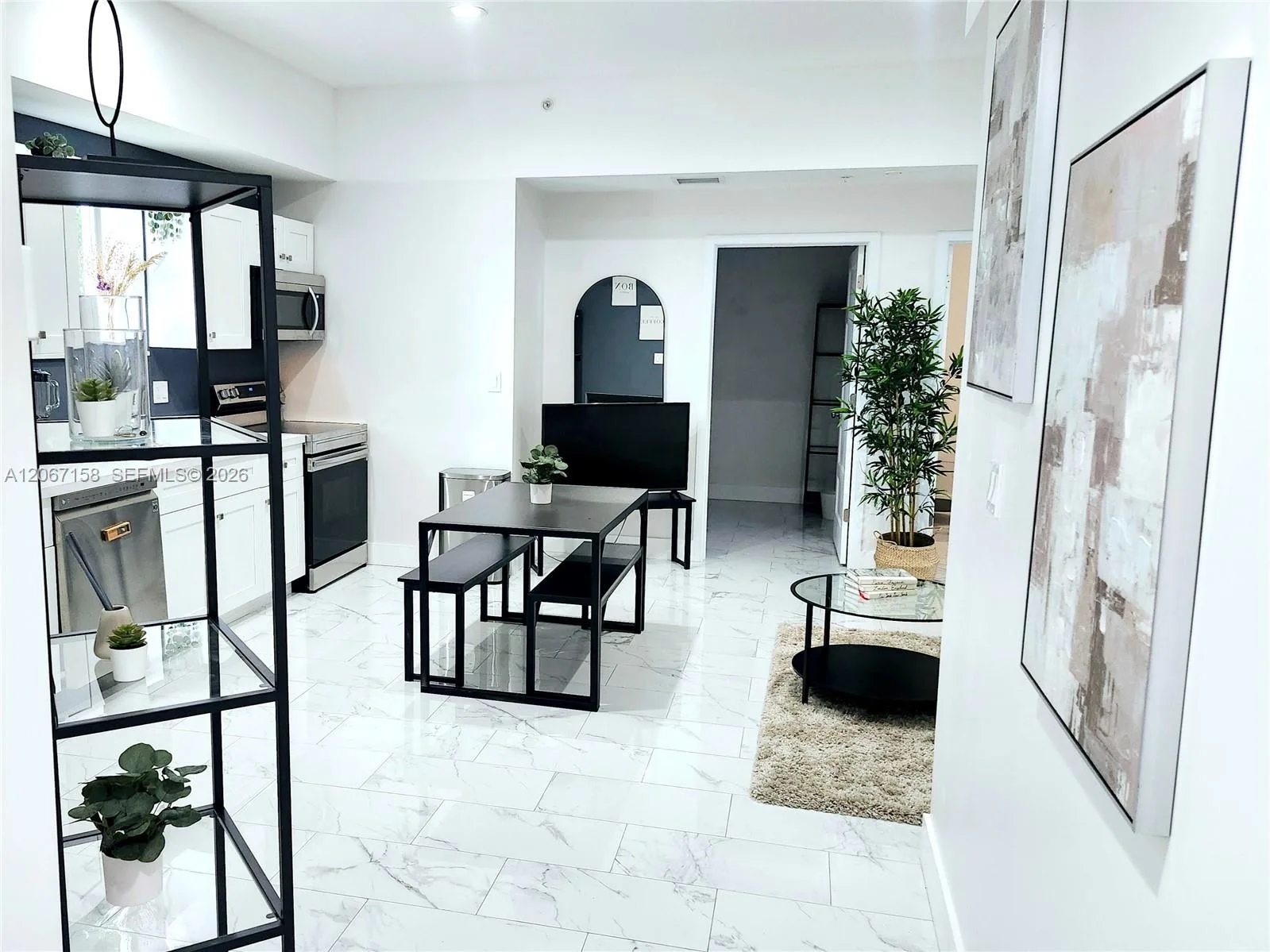 1860 NW 24th Ave # 302, Miami, FL 33125 — zdjęcie 3
