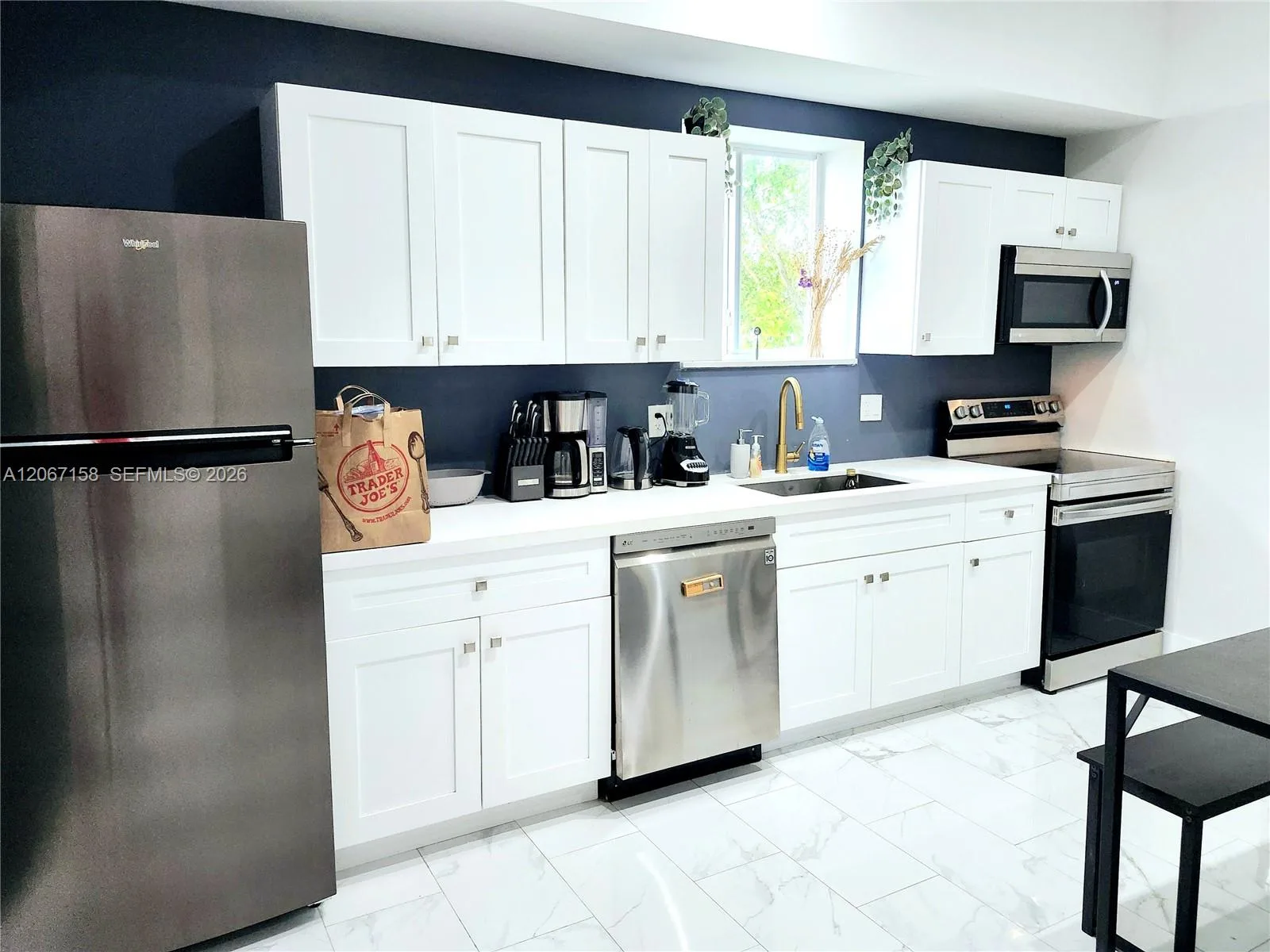 1860 NW 24th Ave # 302, Miami, FL 33125 — zdjęcie 5