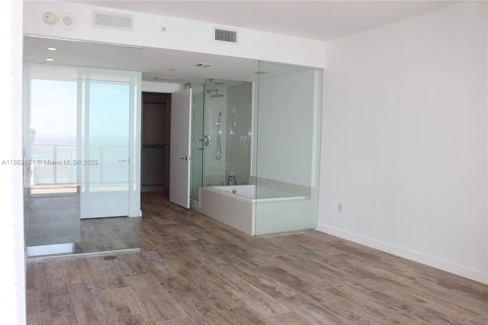 650 NE 32nd St # 3703, Miami, FL 33137 photo 4