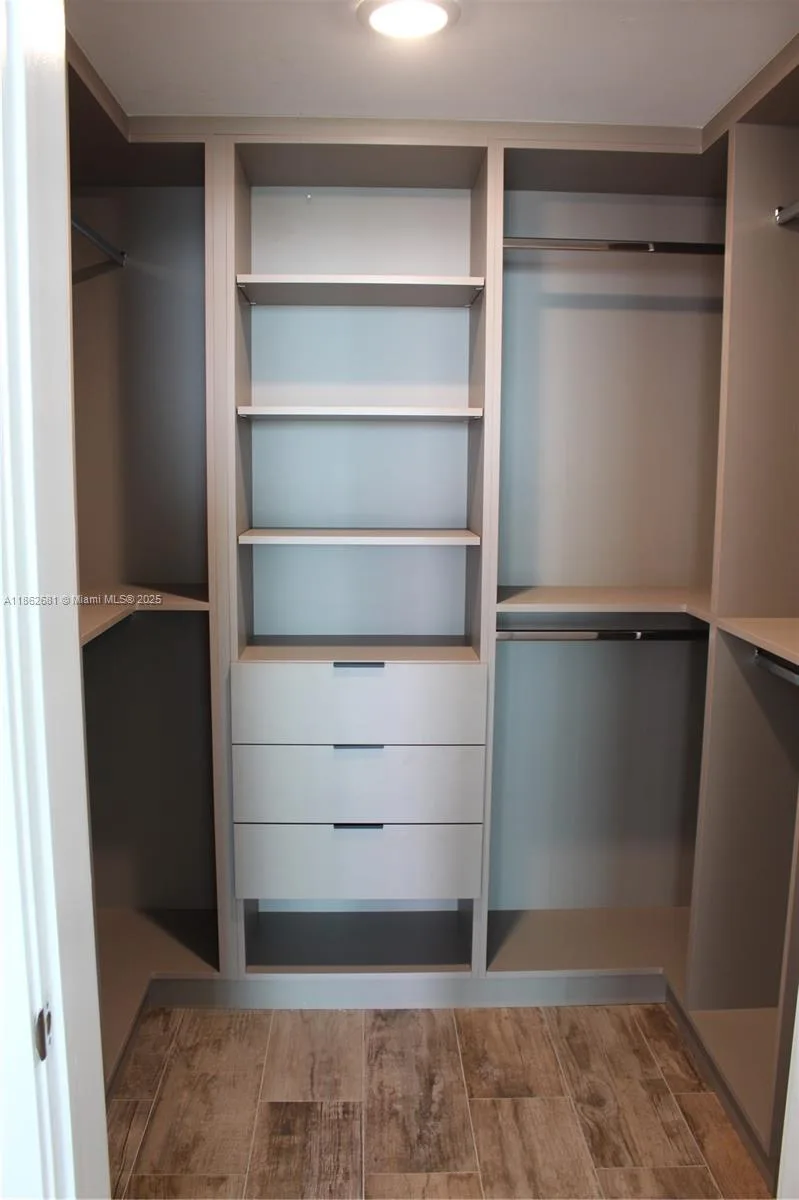 650 NE 32nd St # 3703, Miami, FL 33137 photo 6