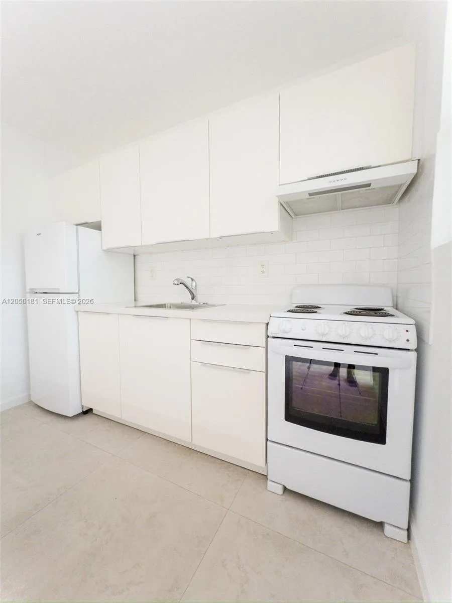 3676 Oak Ave # 6, Miami, FL 33133 photo 3