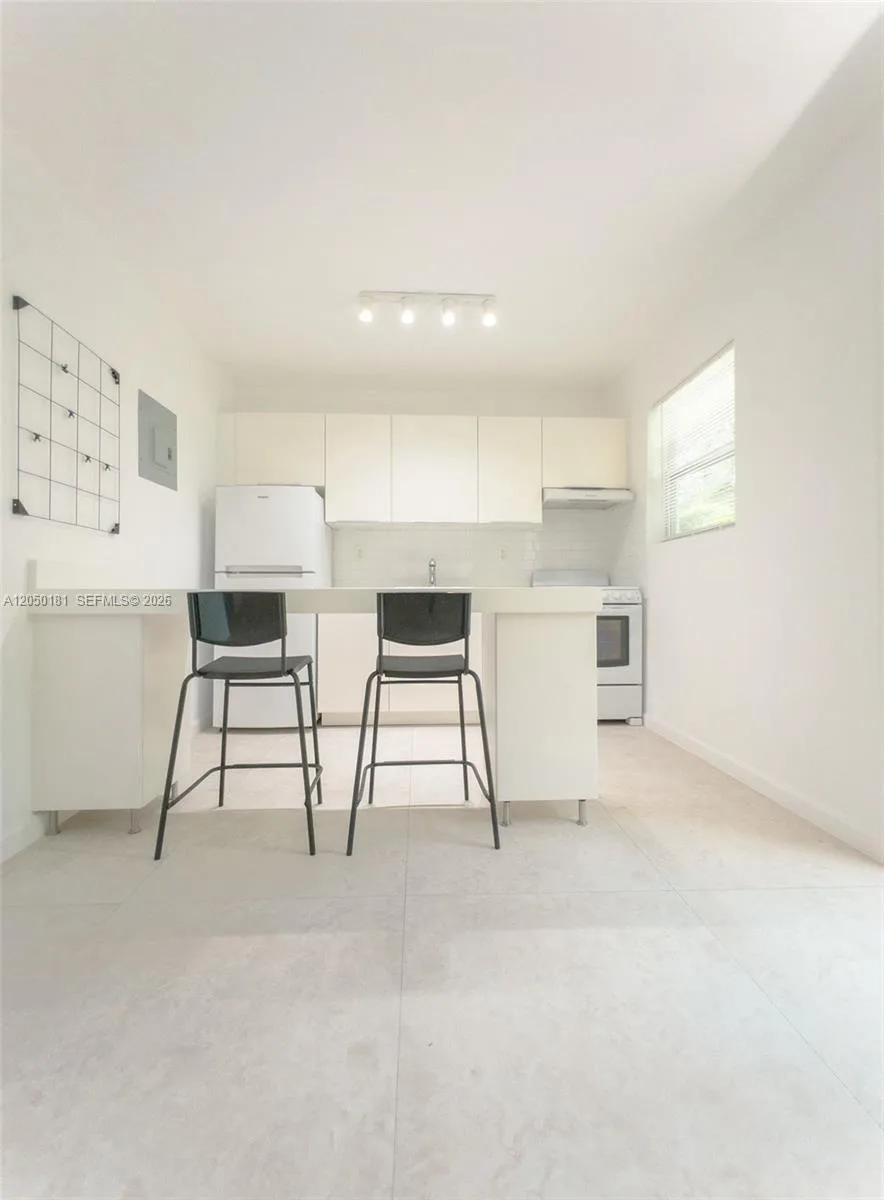 3676 Oak Ave # 6, Miami, FL 33133 photo 4
