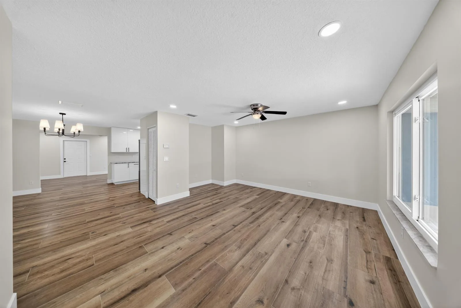1451 SE Grapeland Avenue, Port St. Lucie, FL 34952 — zdjęcie 4