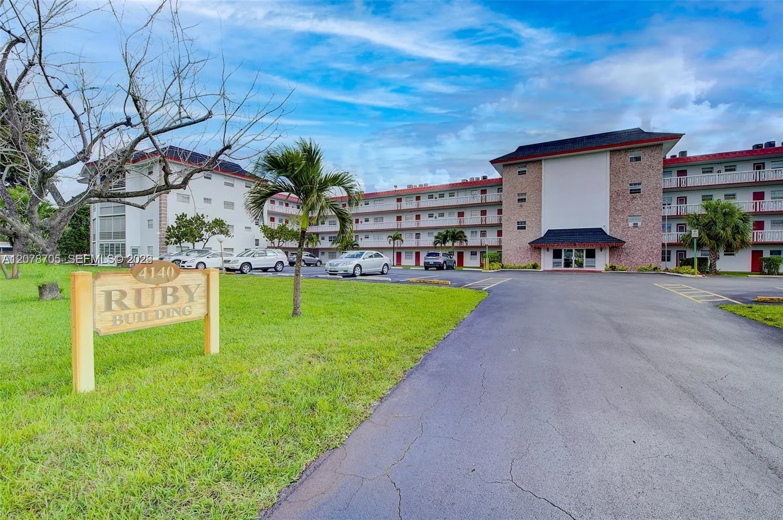 4140 NW 44th Ave # 312, Lauderdale Lakes, FL 33319
