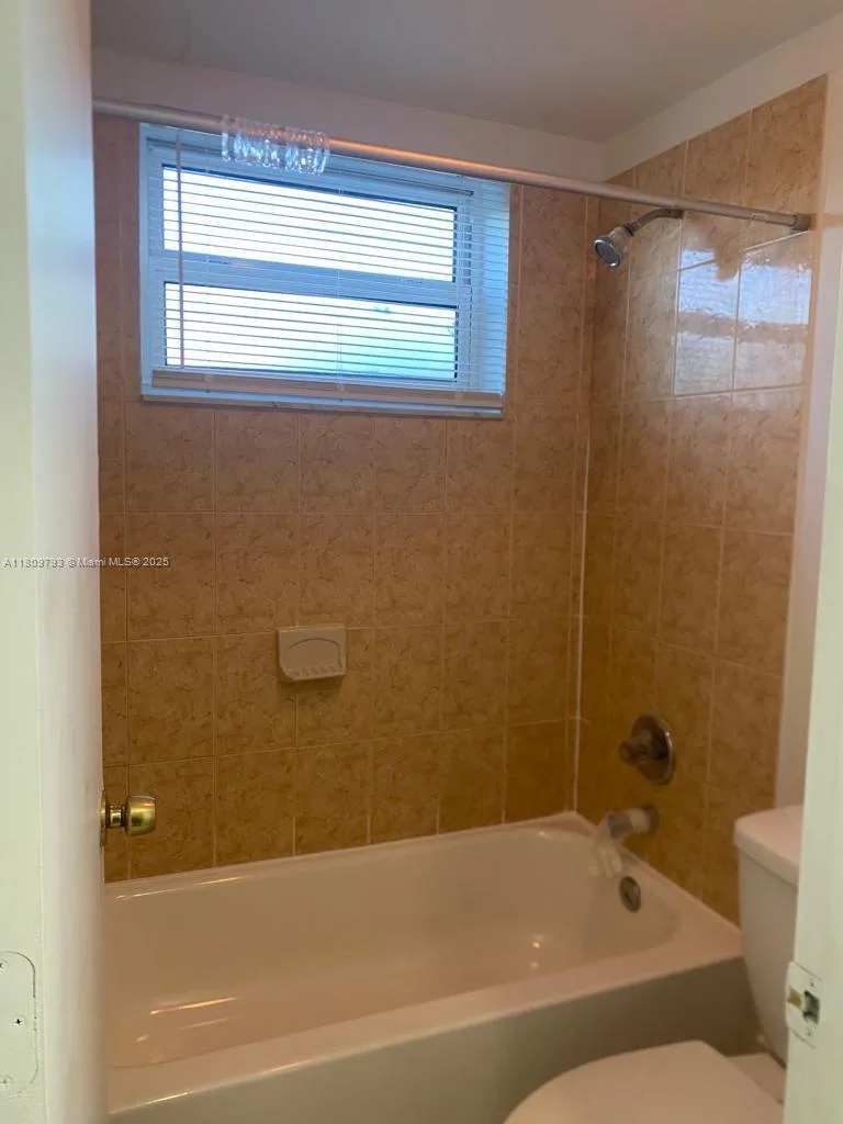 1975 NE 135th St # 2D, North Miami, FL 33181 photo 13