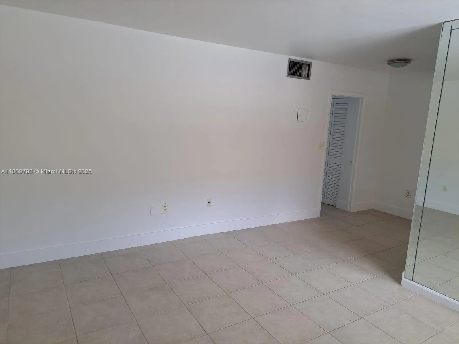 1975 NE 135th St # 2D, North Miami, FL 33181 photo 3