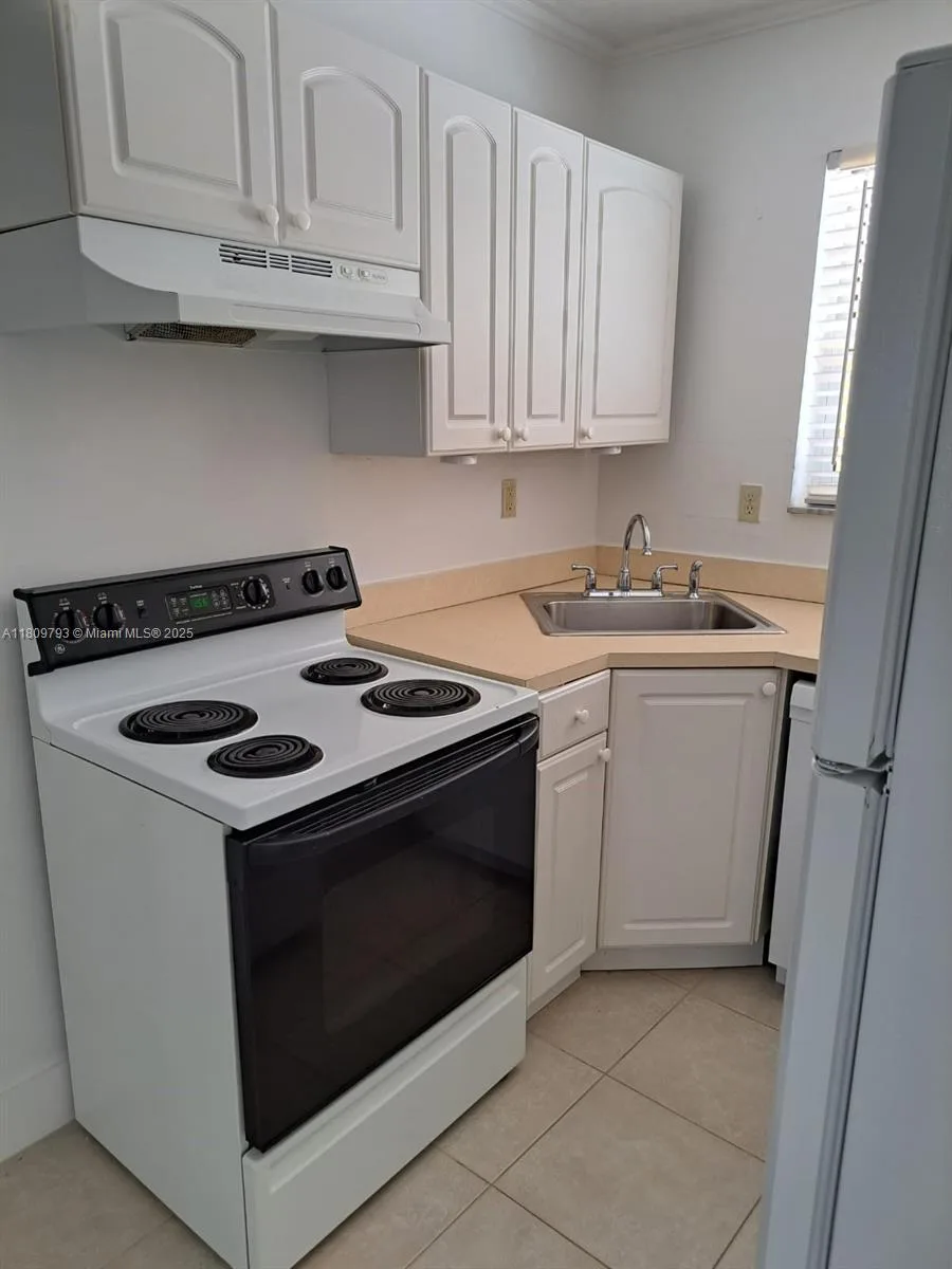 1975 NE 135th St # 2D, North Miami, FL 33181 photo 7