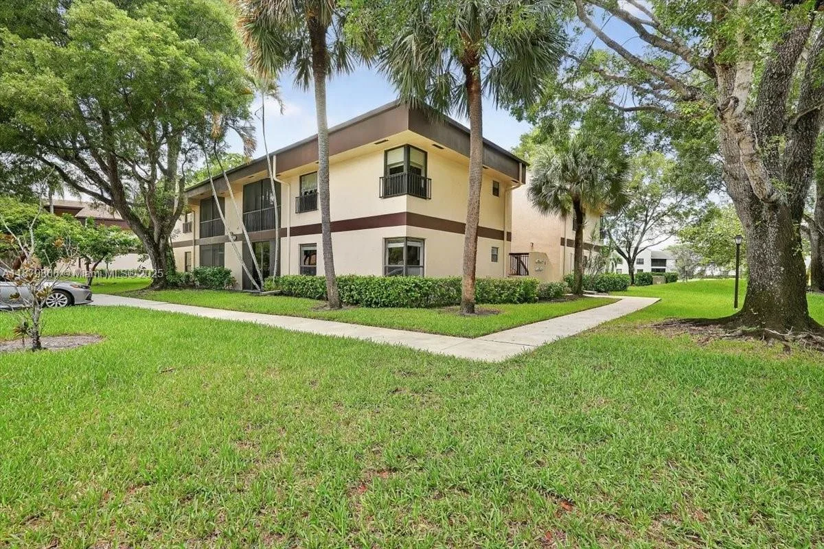 2652 N Carambola Cir # 1738, Coconut Creek, FL 33066