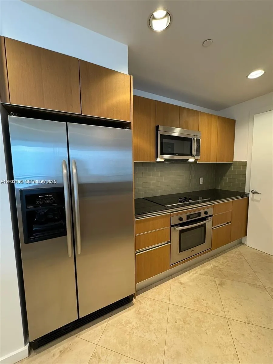 1060 Brickell Ave # 2703, Miami, FL 33131
