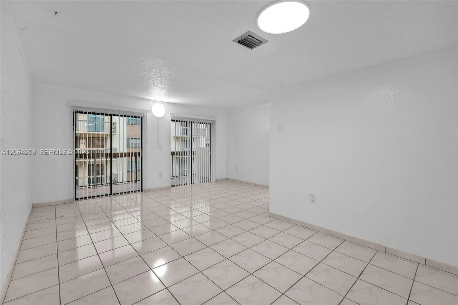 5249 NW 7th St # 416, Miami, FL 33126 photo 2