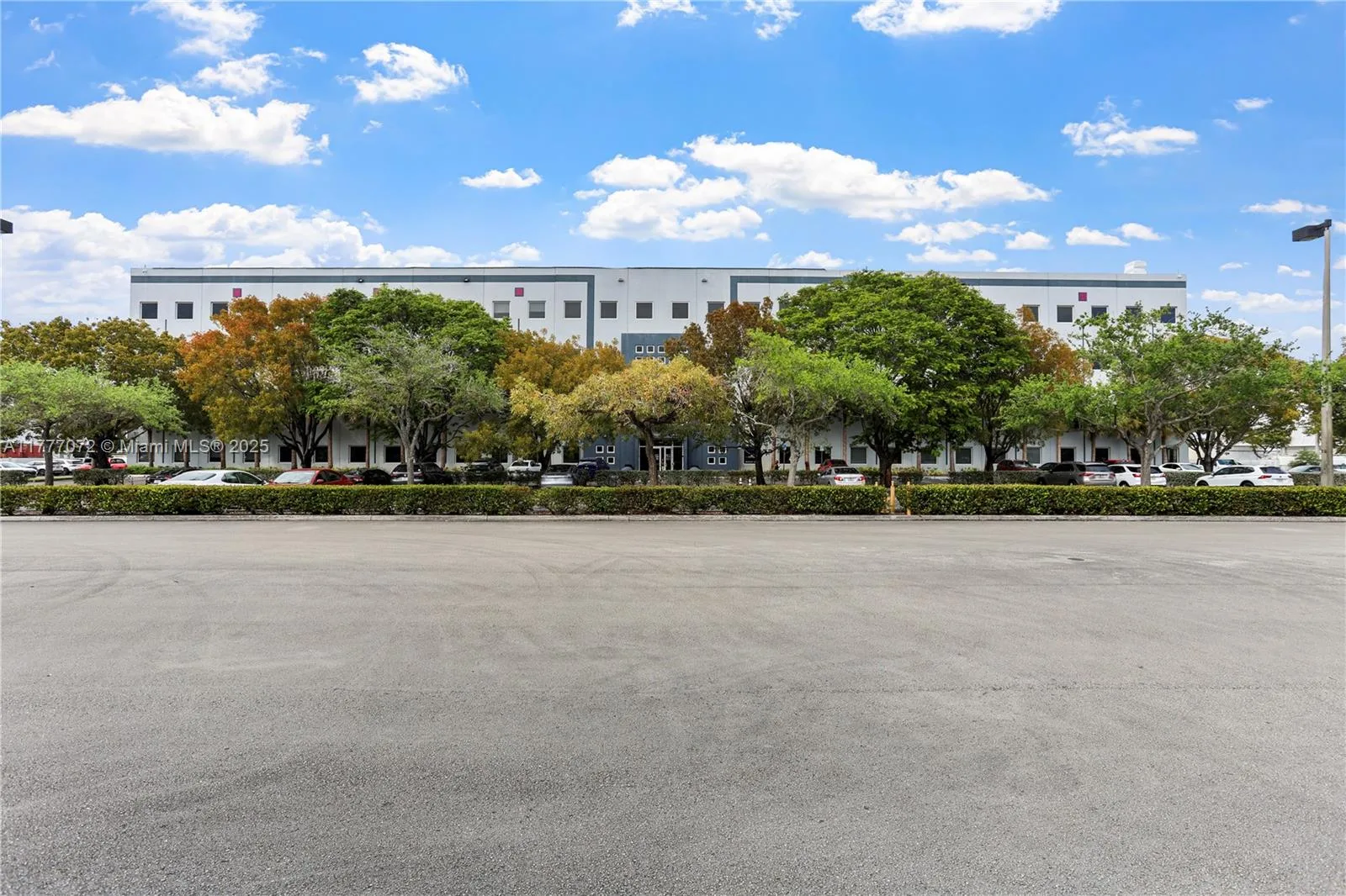7791 NW 46th St # 214 & 215, Doral, FL 33166 — zdjęcie 2