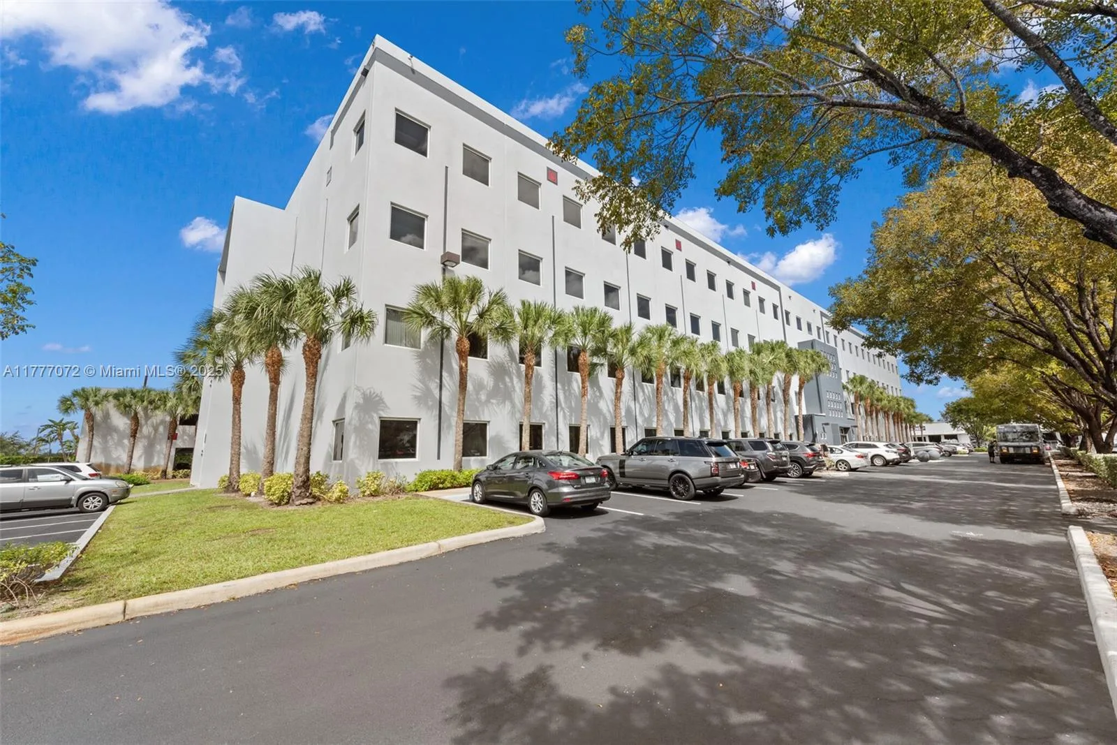 7791 NW 46th St # 214 & 215, Doral, FL 33166 — zdjęcie 3