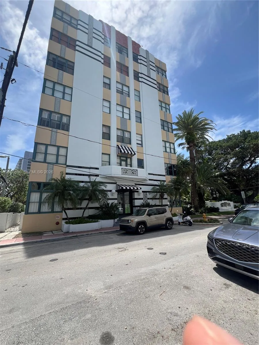 2421 Lake Pancoast Dr # 4D, Miami Beach, FL 33140