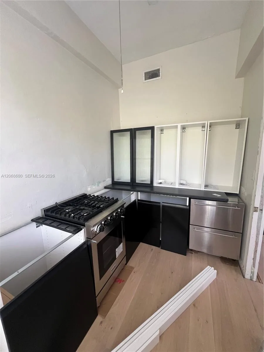 2421 Lake Pancoast Dr # 4D, Miami Beach, FL 33140 photo 10