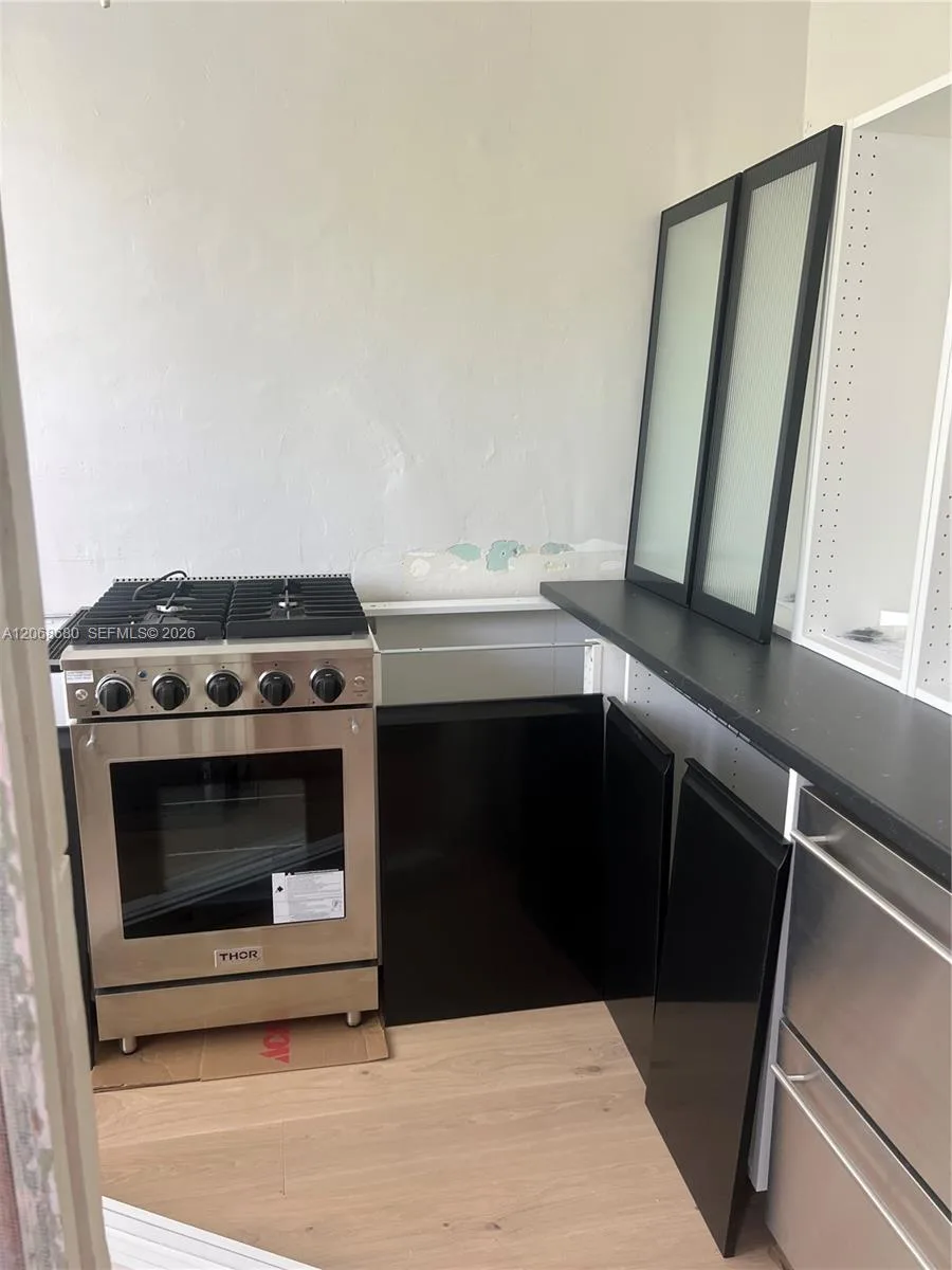 2421 Lake Pancoast Dr # 4D, Miami Beach, FL 33140 photo 11
