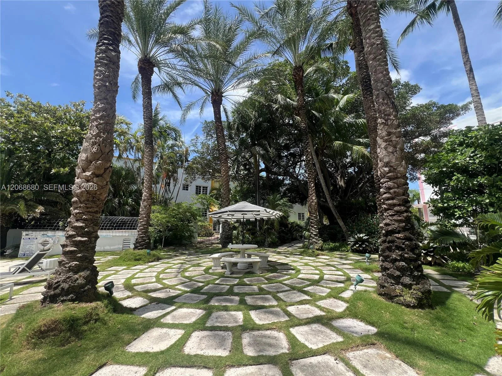 2421 Lake Pancoast Dr # 4D, Miami Beach, FL 33140 — zdjęcie 4