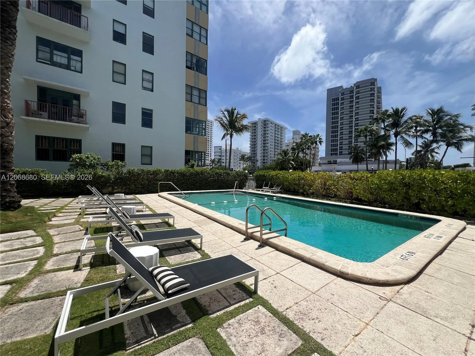 2421 Lake Pancoast Dr # 4D, Miami Beach, FL 33140 — zdjęcie 5