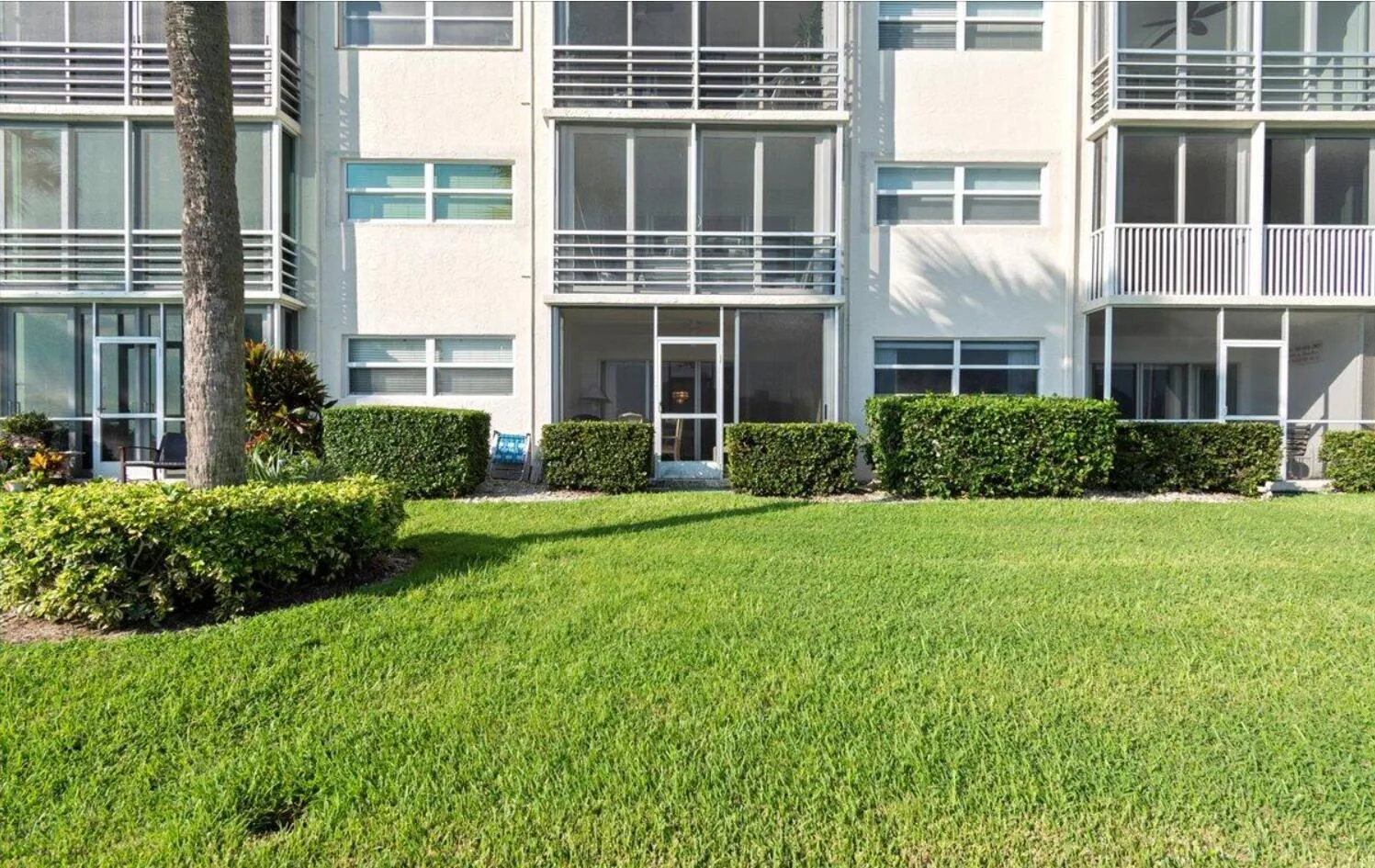 20 YACHT CLUB Drive # 104, North Palm Beach, FL 33408 photo 4