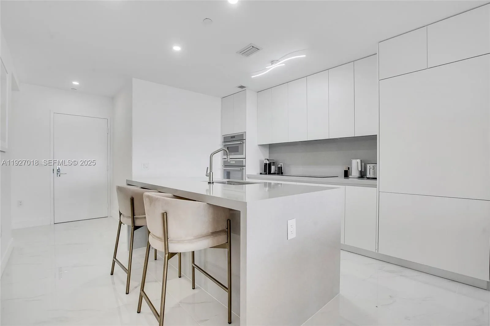 700 NE 24th St # 2702, Miami, FL 33137 photo 12