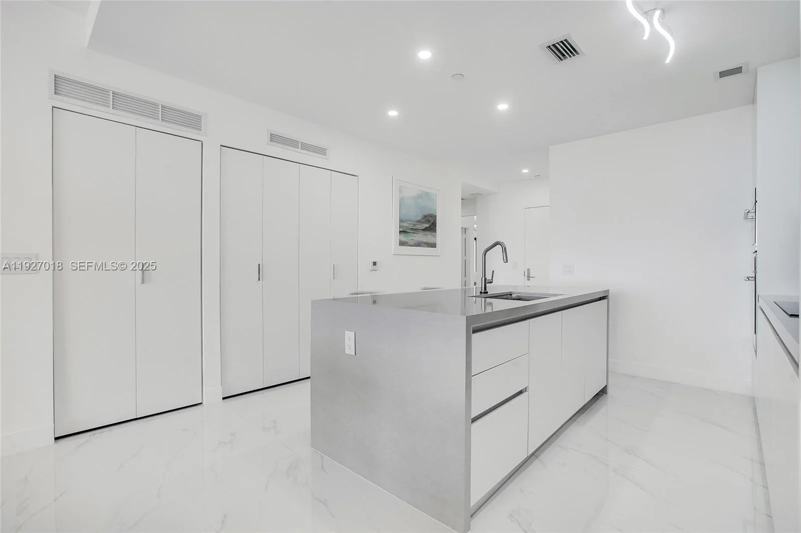 700 NE 24th St # 2702, Miami, FL 33137 photo 13
