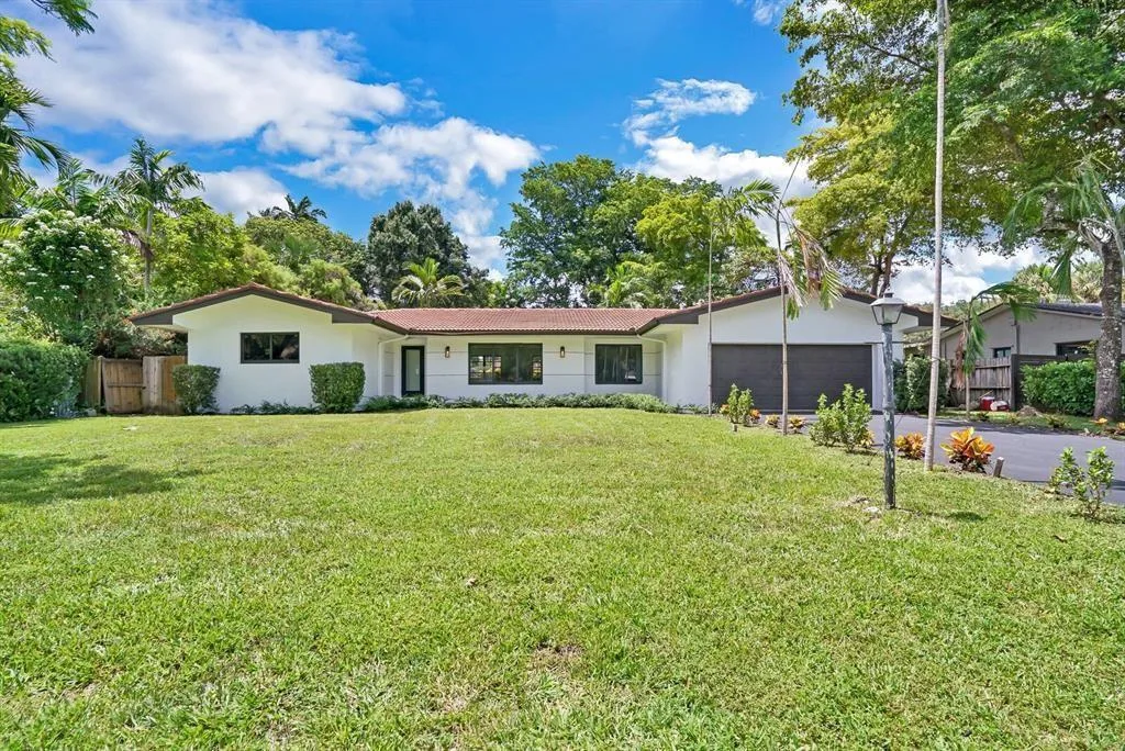 4190 SW 4th Street, Plantation, FL 33317 photo 2