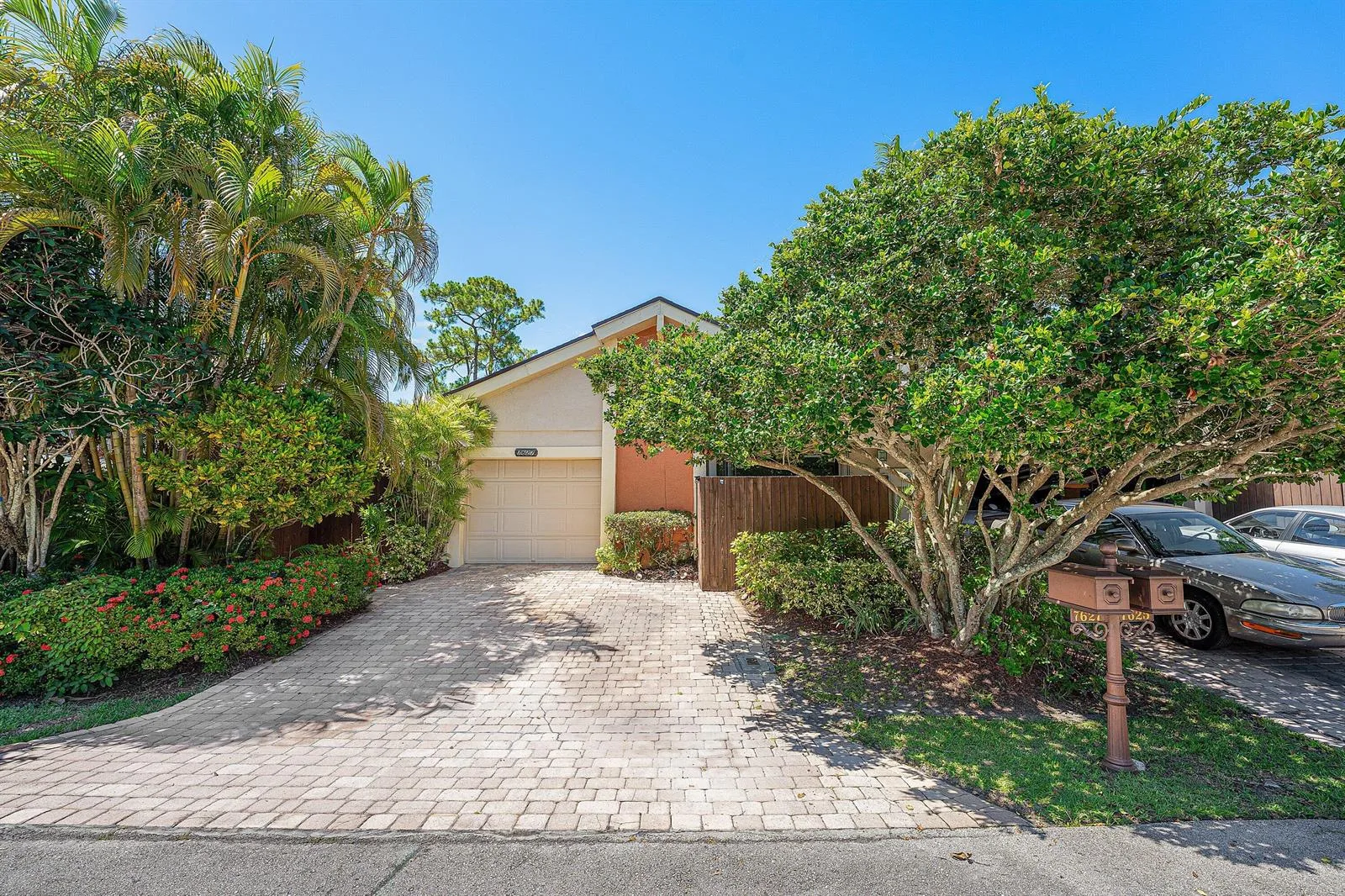 7627 Sierra Drive W, Boca Raton, FL 33433