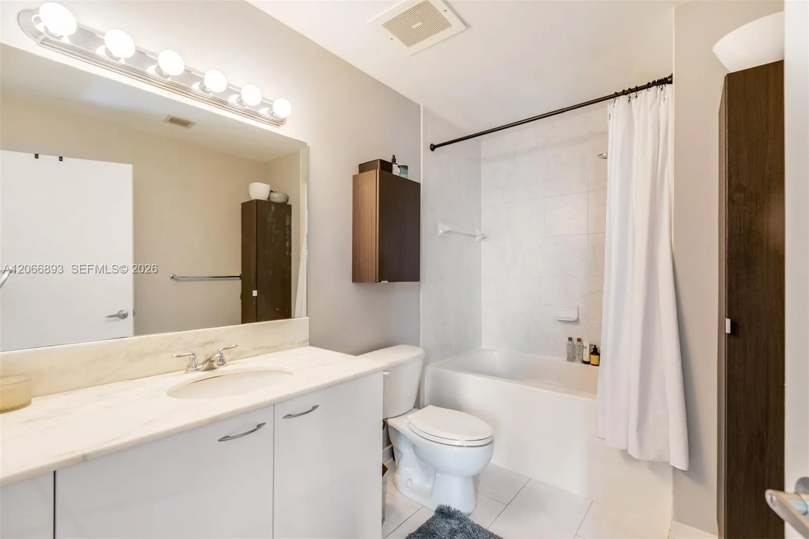 133 NE 2nd Ave # 1908, Miami, FL 33132 photo 13