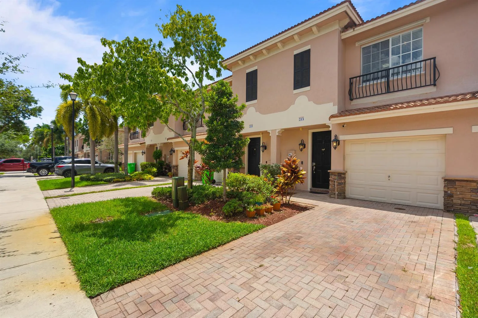 213 Las Brisas Circle, Sunrise, FL 33326