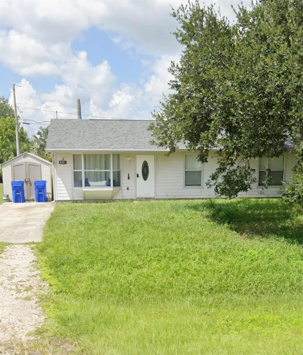 9225 101st Avenue, Vero Beach, FL 32967 photo 2