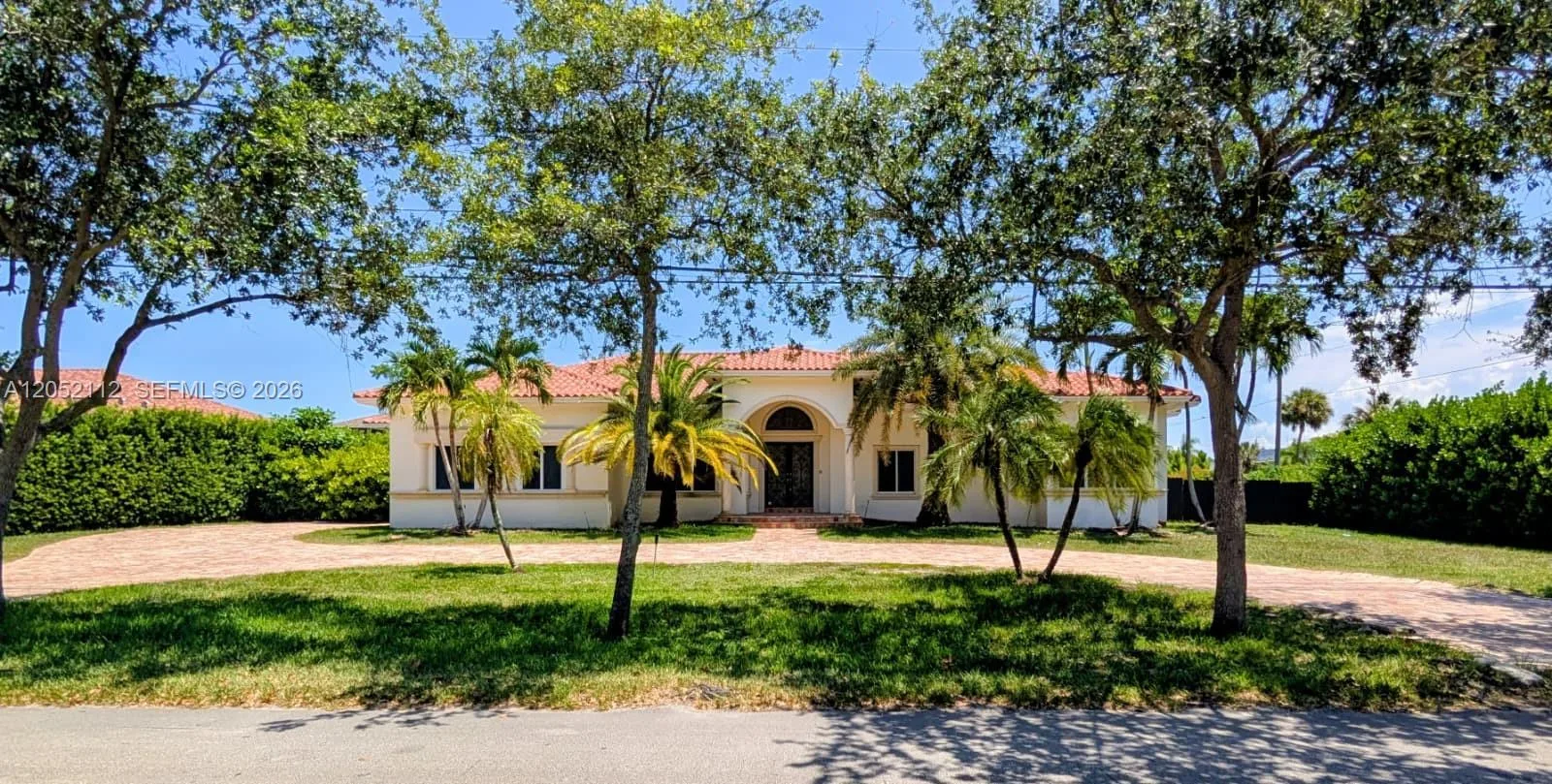 6990 SW 90th St, Pinecrest, FL 33156