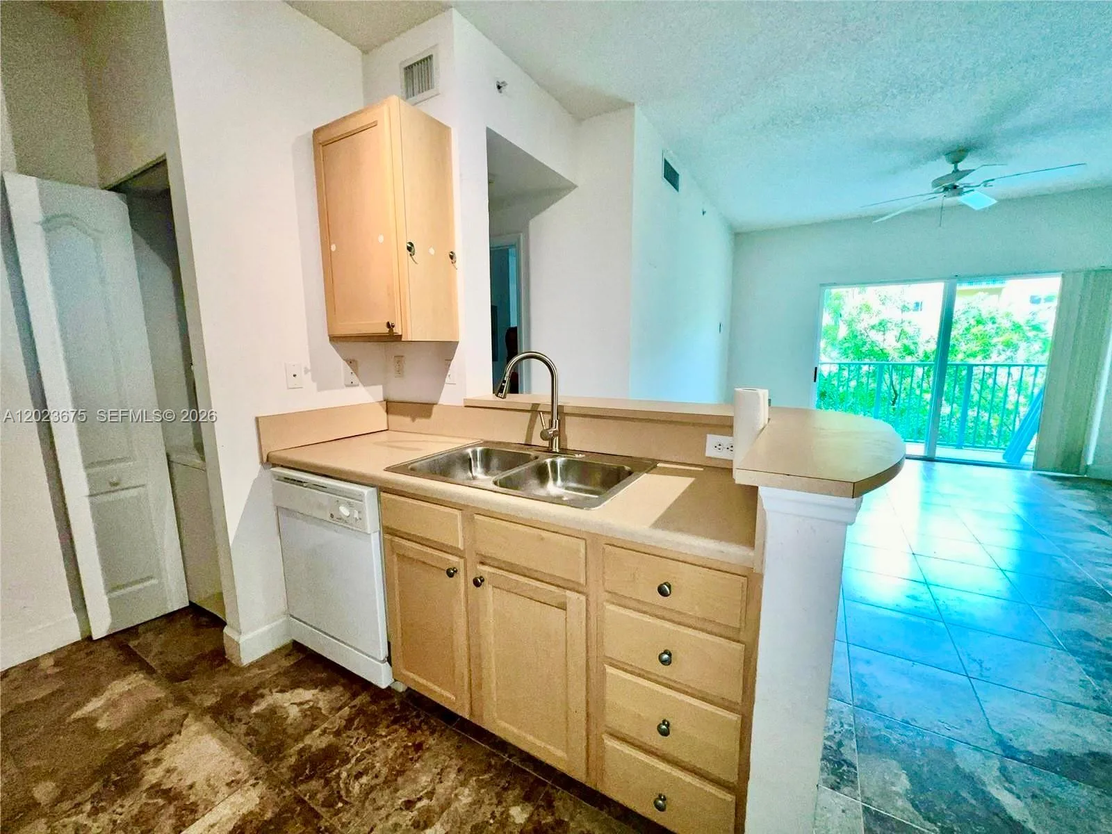 6001 SW 70th St # 454, South Miami, FL 33143