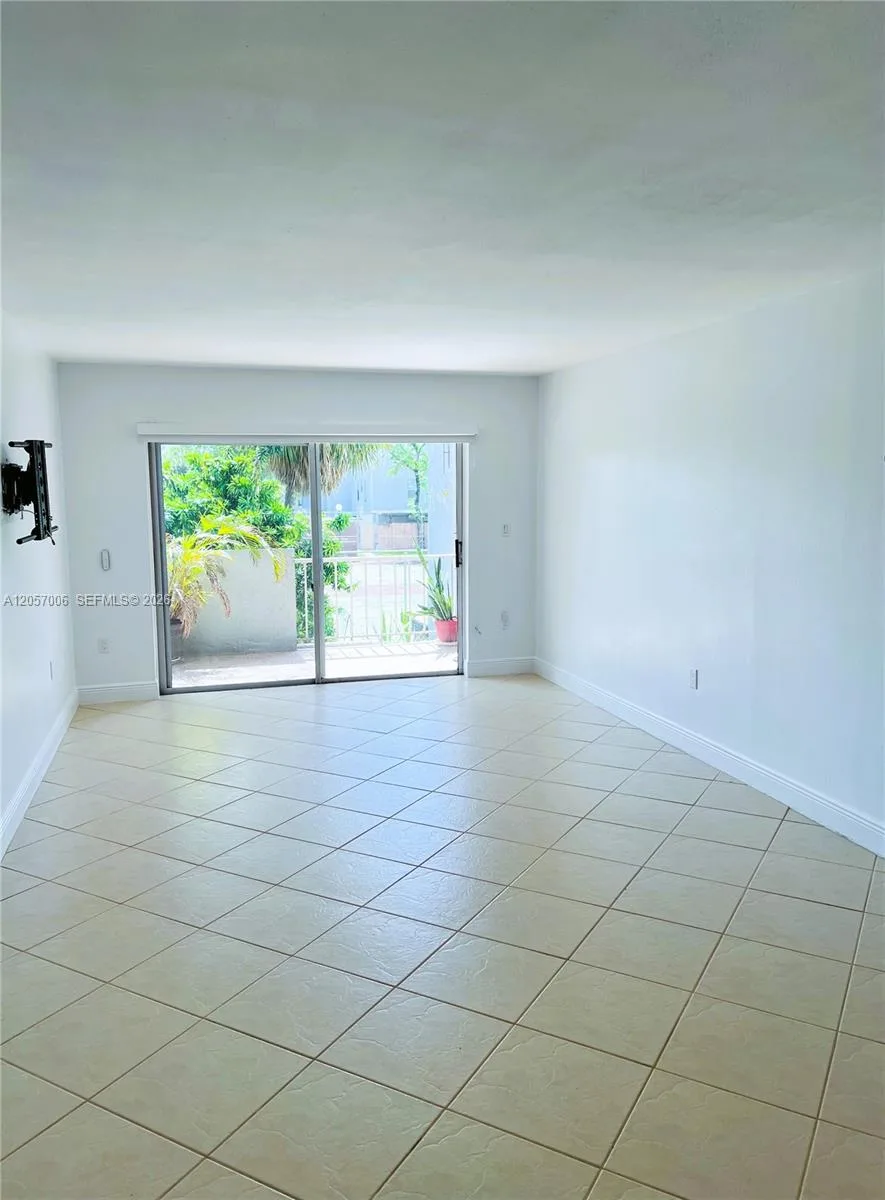 6195 W 18th Ave # G214, Hialeah, FL 33012 photo 3