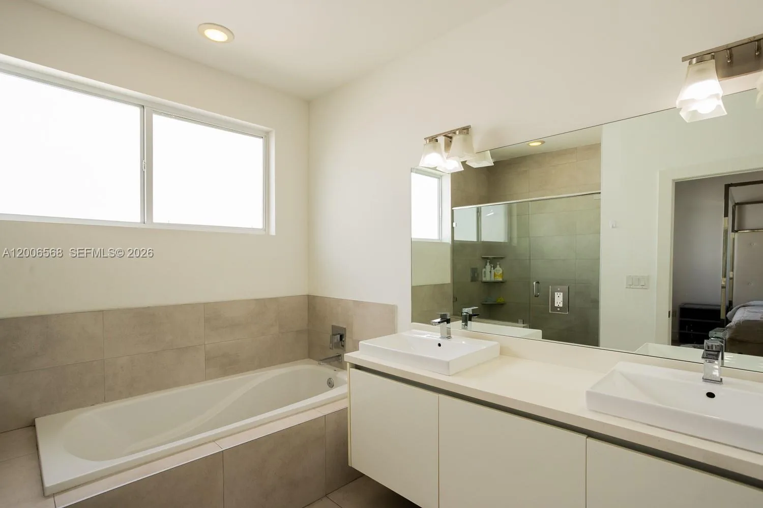 10279 NW 72nd St, Doral, FL 33178 photo 11
