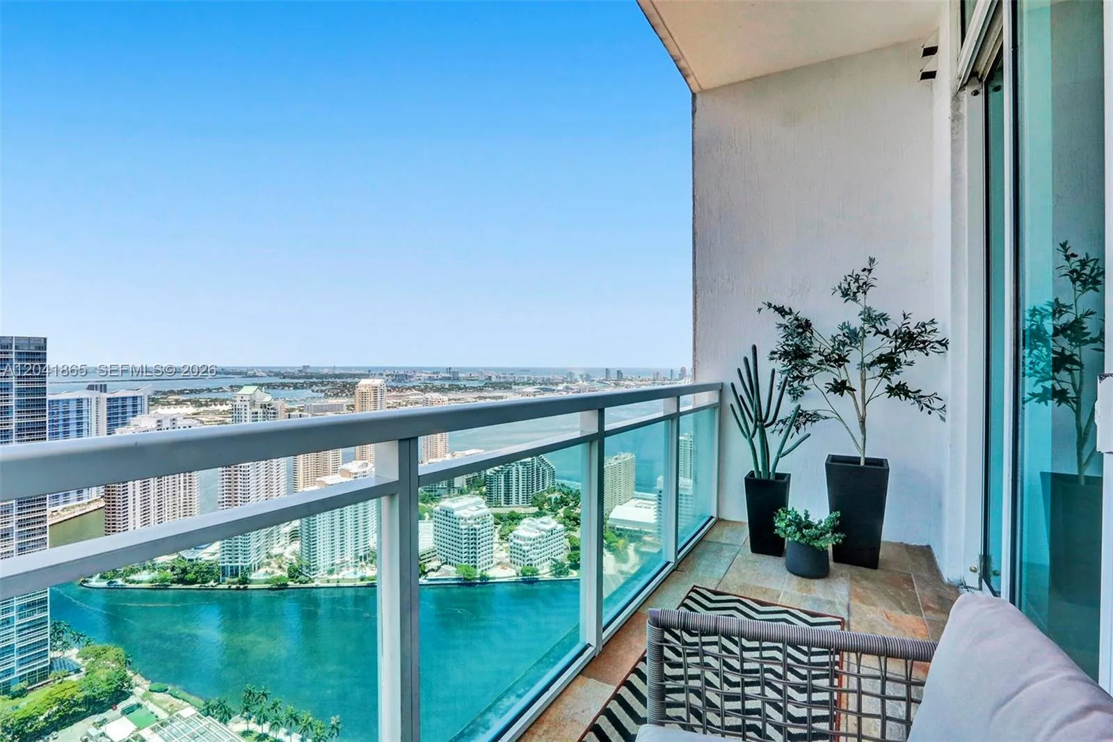 950 Brickell Bay Dr # 5608, Miami, FL 33131 photo 11