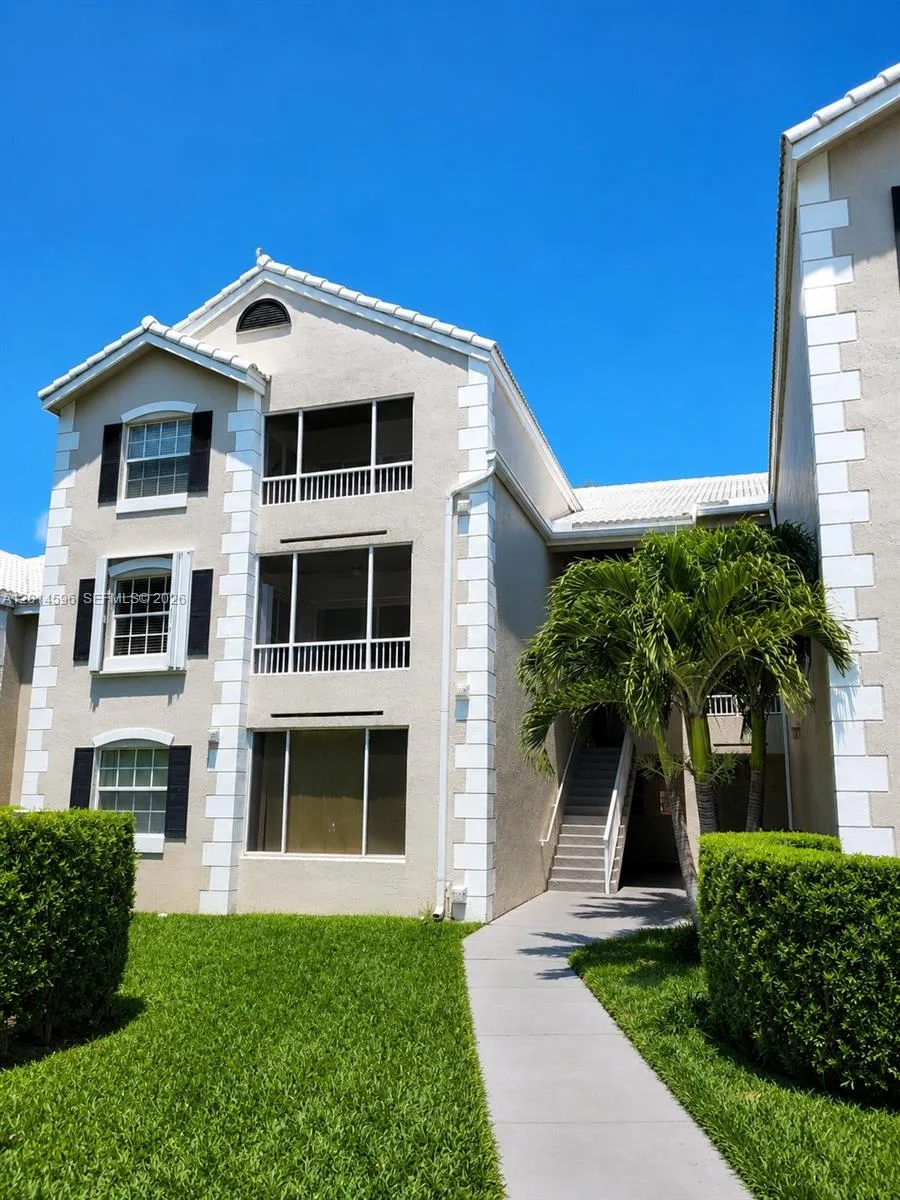 2890 N Oakland Forest Dr # 203, Oakland Park, FL 33309