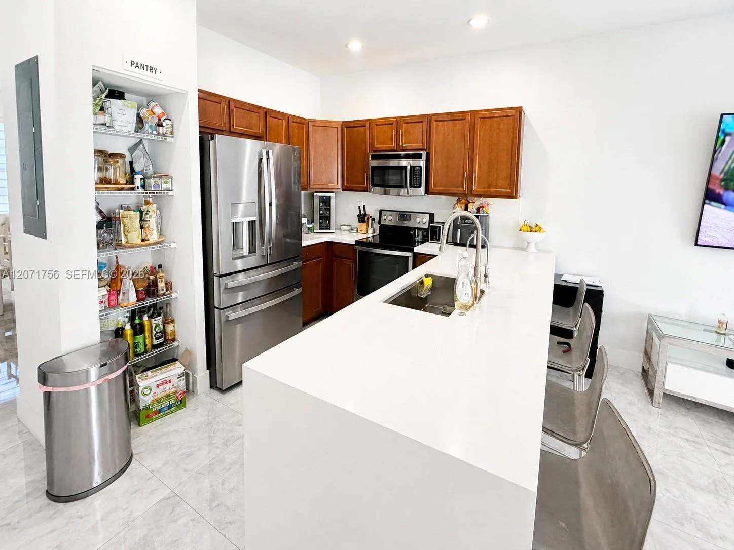 8876 W 35th Way, Hialeah, FL 33018 photo 4