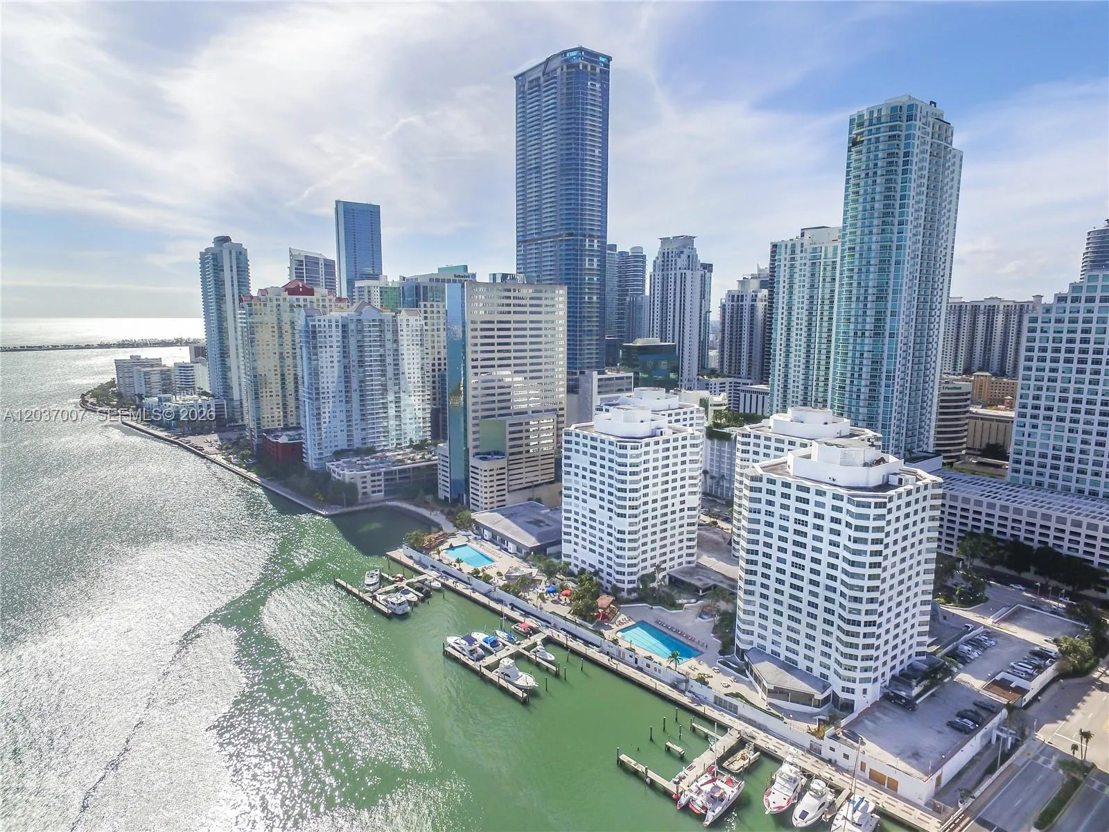 905 Brickell Bay Dr # 623, Miami, FL 33131
