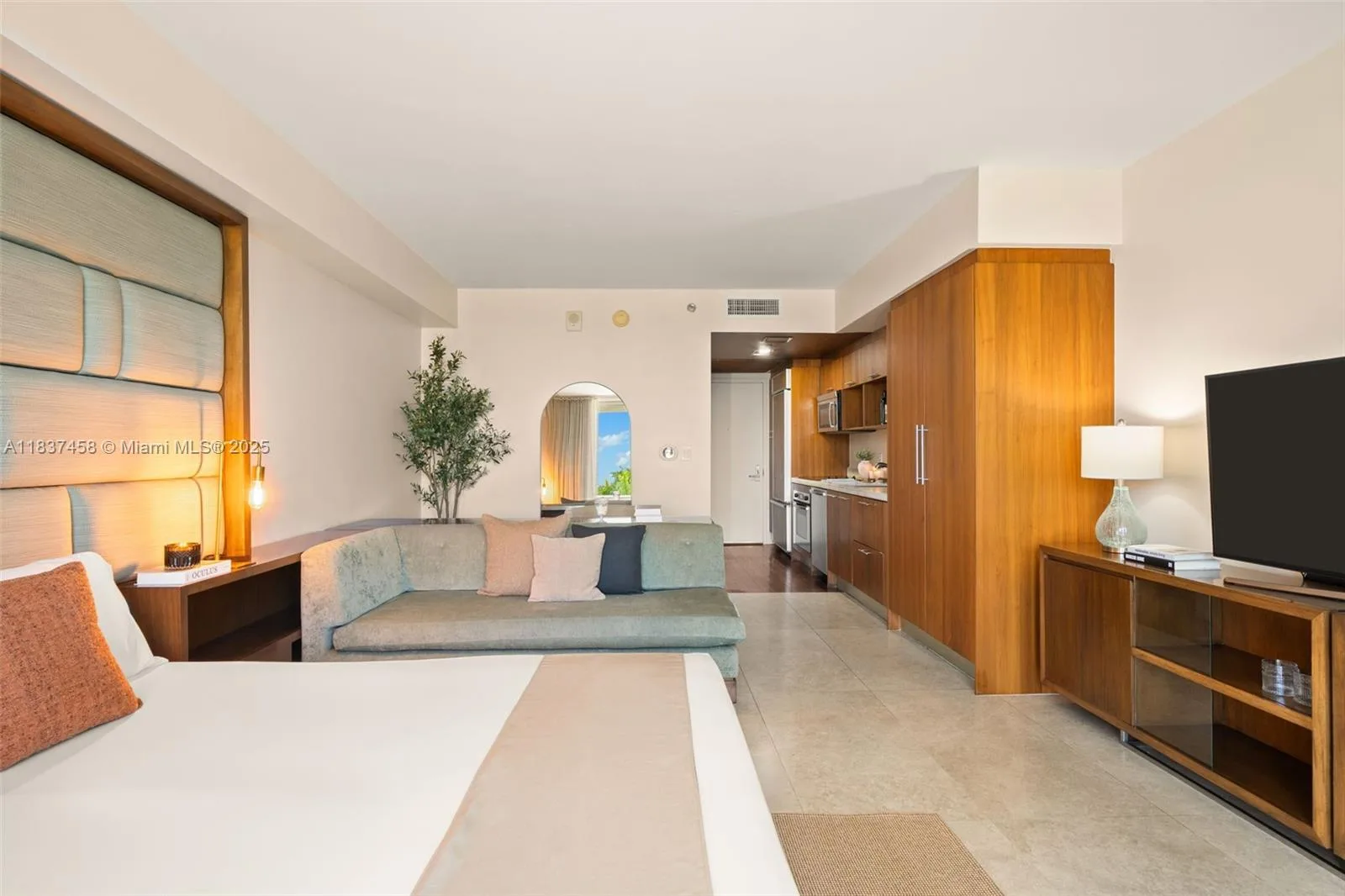 50 Biscayne Blvd # 411, Miami, FL 33132 photo 2