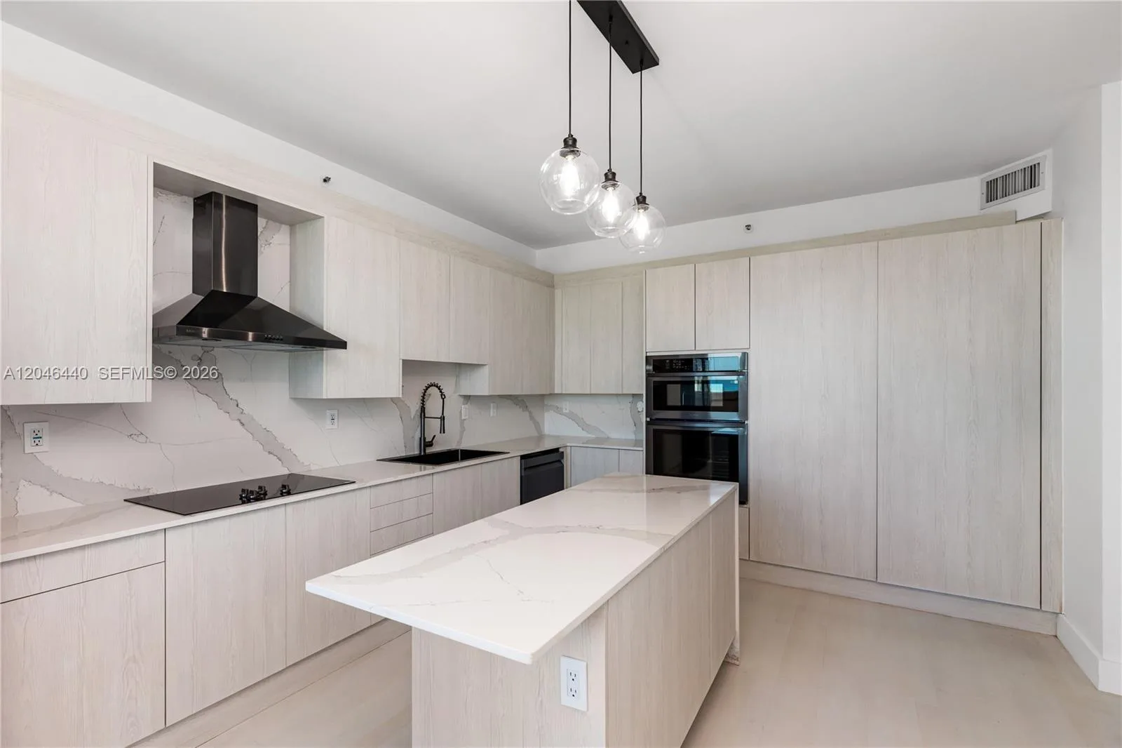 300 S Pointe Dr # 907, Miami Beach, FL 33139 photo 13
