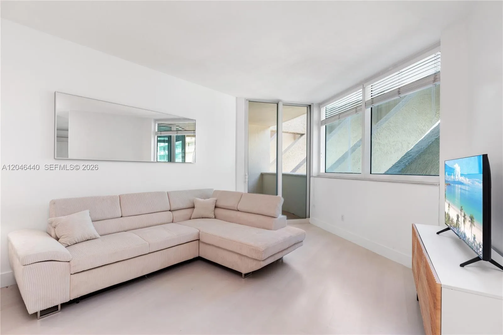 300 S Pointe Dr # 907, Miami Beach, FL 33139 photo 4