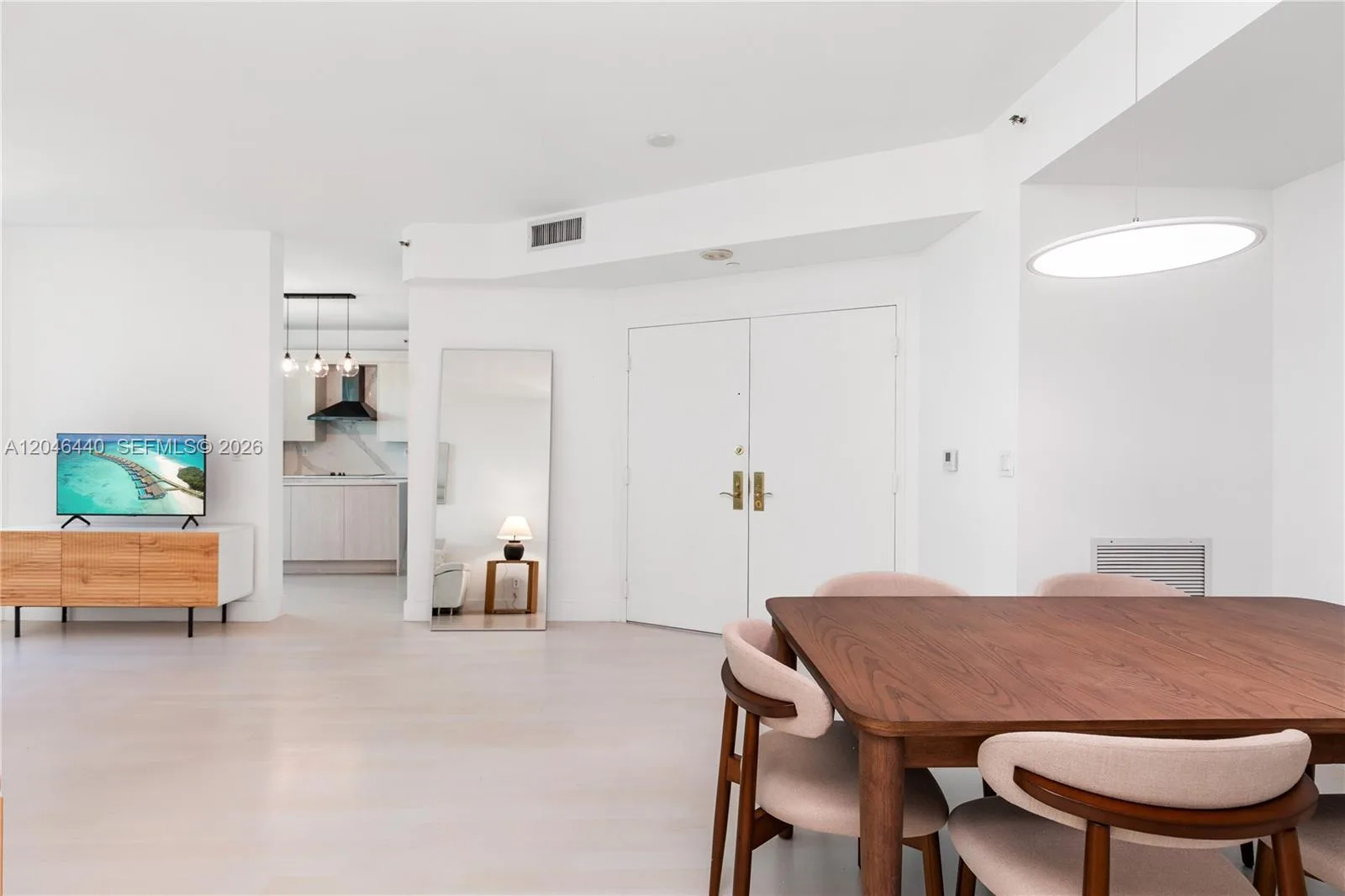 300 S Pointe Dr # 907, Miami Beach, FL 33139 photo 6