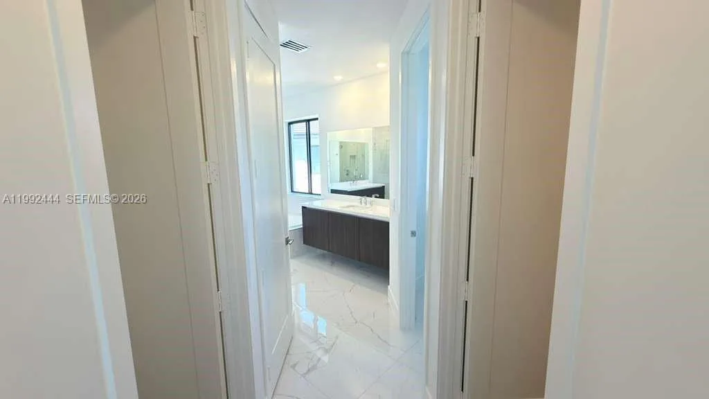 19708 NE 14th Ave, Miami, FL 33179 photo 11