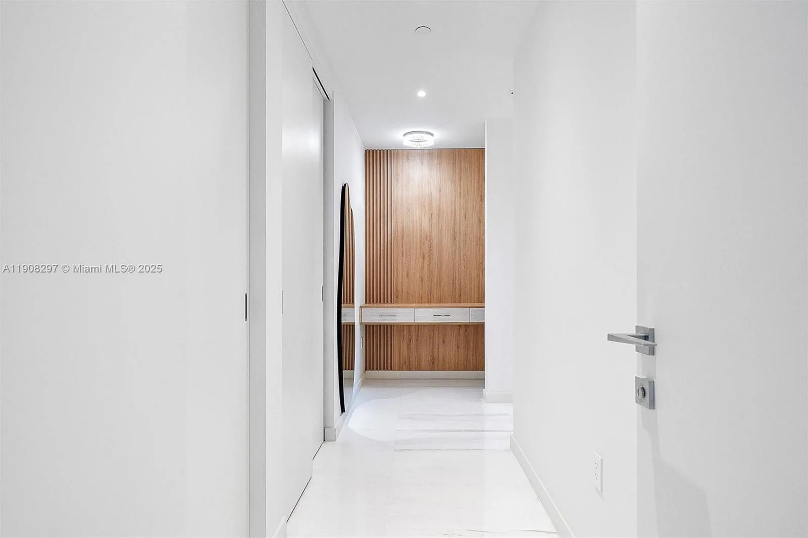 300 Biscayne Blvd Way # 1604, Miami, FL 33131 photo 13