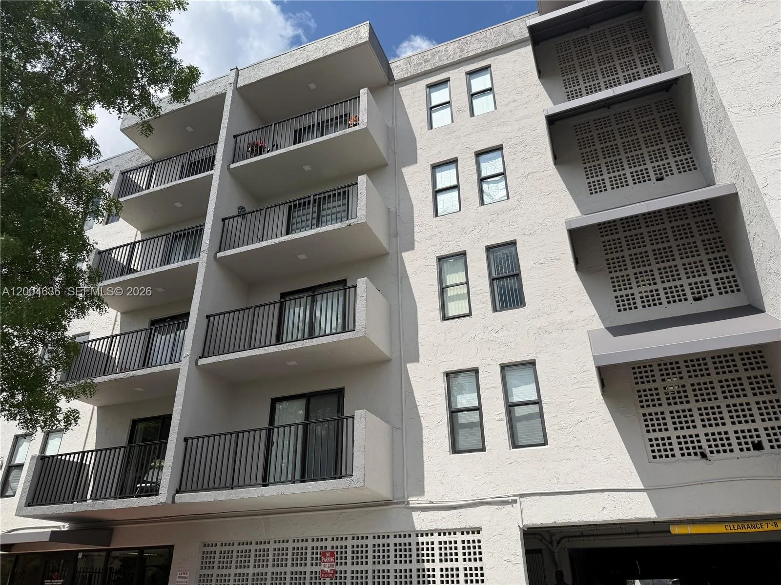 6950 W 6th Ave # 412, Hialeah, FL 33014