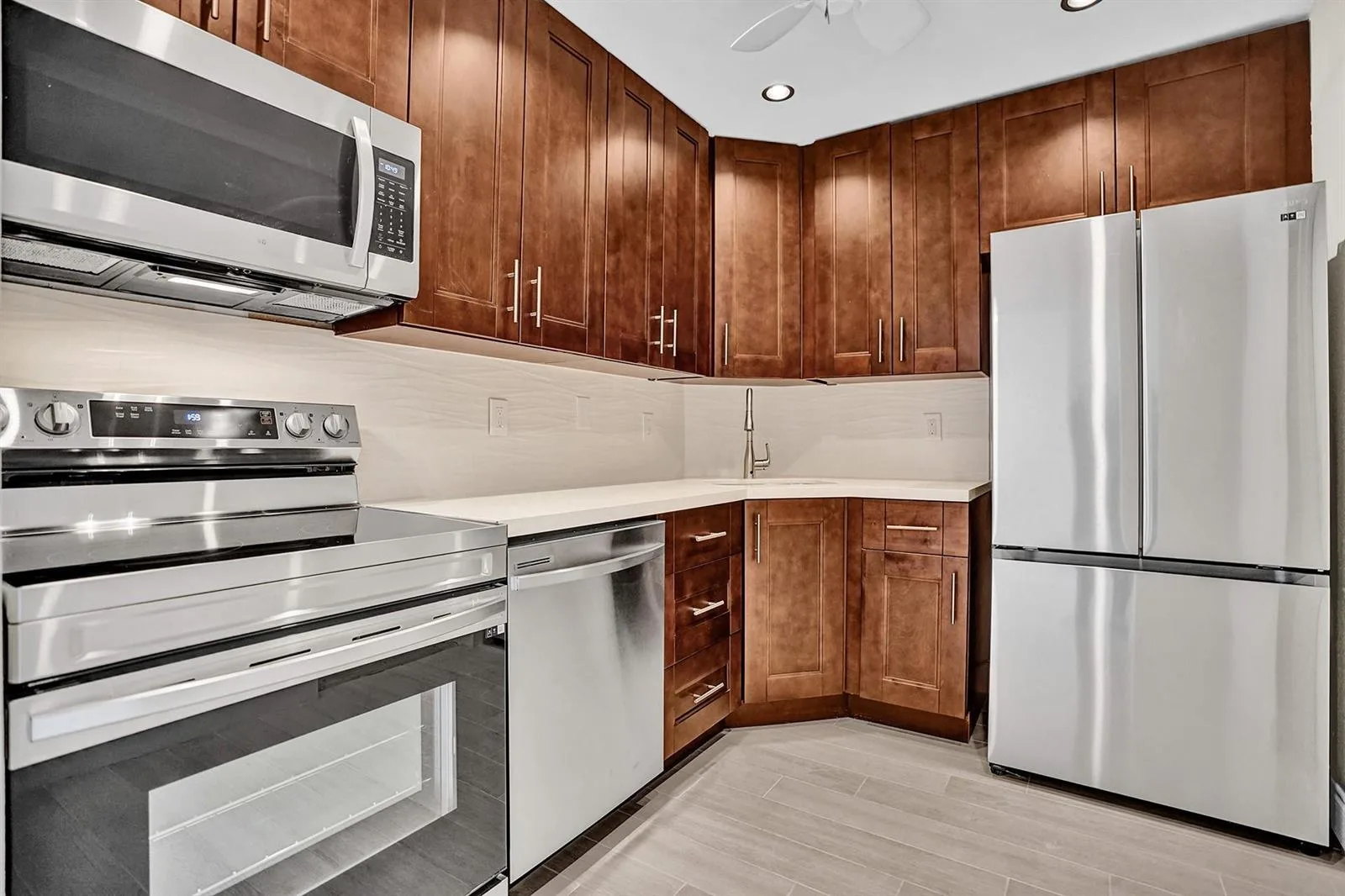 3115 Oakland Shores Drive # E109, Oakland Park, FL 33309